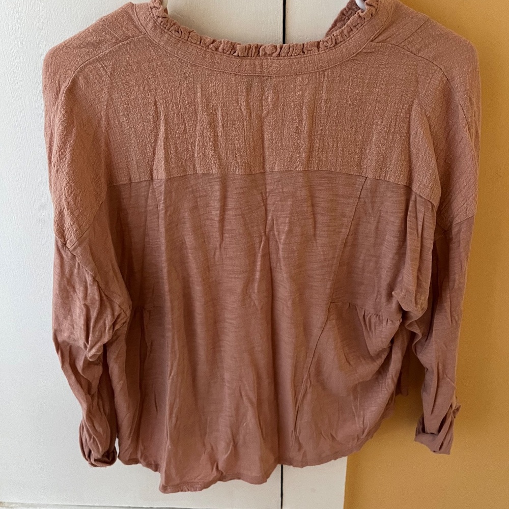 Lucky Brand Women's Gauze Mixed Henley Top XS Misty Rose - Picture 2 of 6